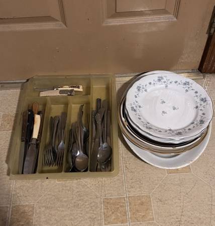 Silverware/dishes 1