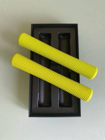 Naboso Sensory Sticks 2-Pound Hand Weights - Like New! - sporting