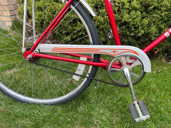 Vintage Schwinn Collegiate 3 Men's 3 Speed Cruiser Bike Red 1980 - $225 (Traverse City)62961761297283122