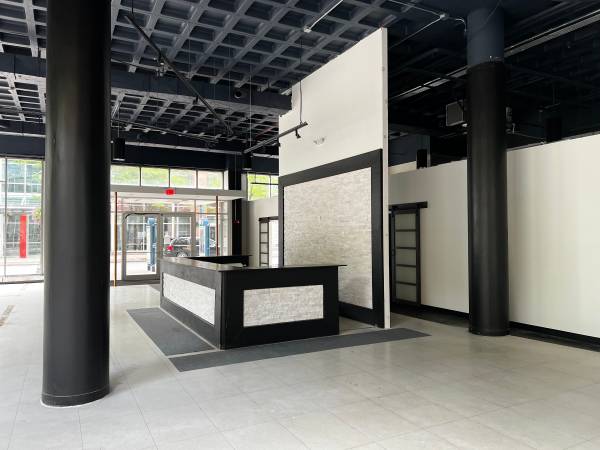 $4,750 / 4500ft2 - AAA RETAIL LOCATION (DOWNTOWN SYRACUSE)63982841453443124