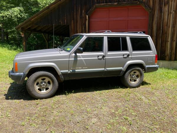 Jeep Cherokee - $6,000 (Guilford)63622676707969121