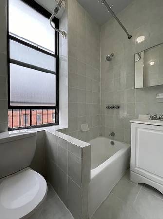 $2,145 Estudio perfecto en Hell's Kitchen (Midtown West)63854288423811124