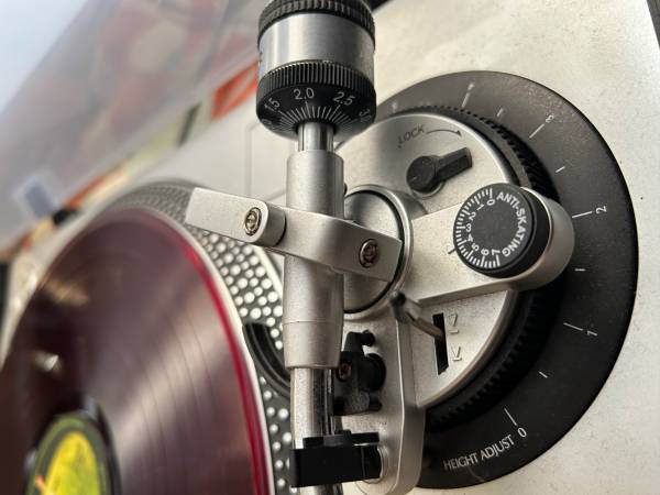 Audio-Technica turntable AT-LP 120 USB direct drive-VMN-40ML cartridge 1