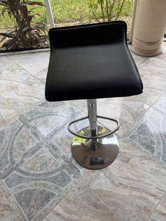 Adjustable Stools (6) 1