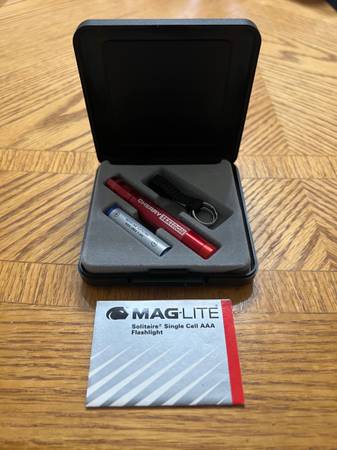 MAG LITE SOLITAIRE LED FLASHLIGHT 1