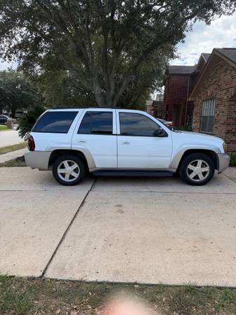 2008 Chevy Trailblazer LT – Cold A/C – Leather – 185K Miles 1