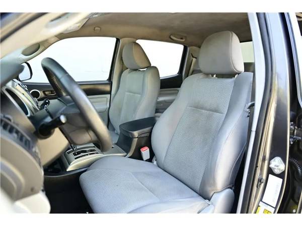 2015 Toyota Tacoma Double Cab - Photo 12