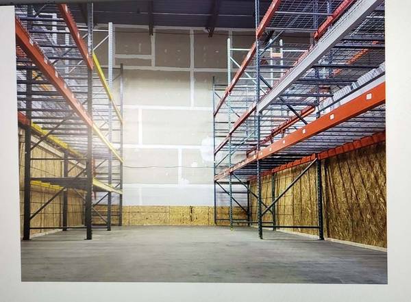 Small Warehouse LOADING DOCK Easy Tractor Trailer Access 1