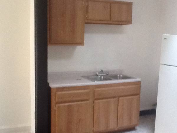 $745 / 1br - Studio/ONE BEDROOM APARTMENT (Auburn)64041476163586124
