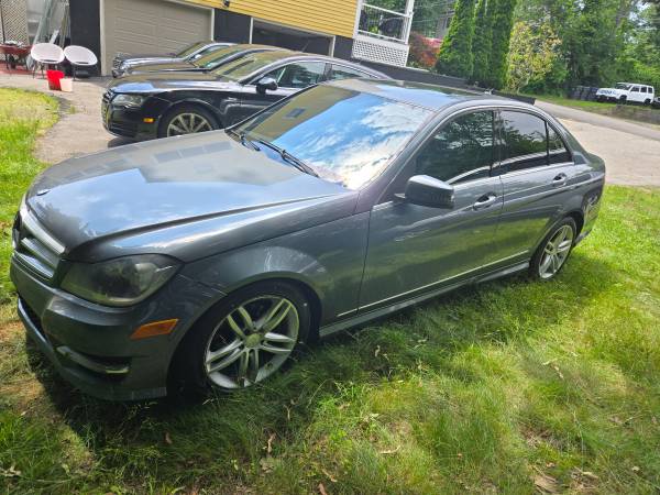 2012 mercedes benz c300 totalmente equipado - $6,700 (Methuen)63615511634947121