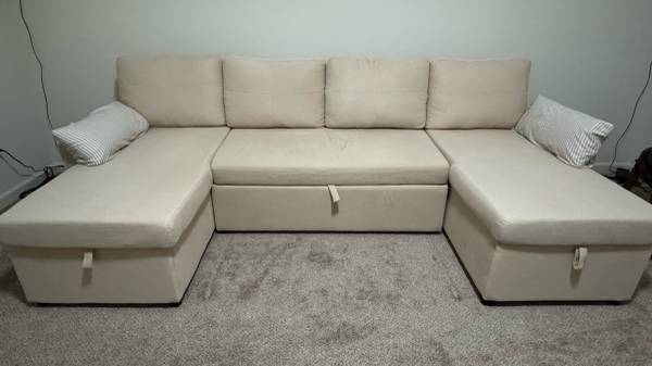 U-Shaped Chaise Sofa Bed – Great Condition 1