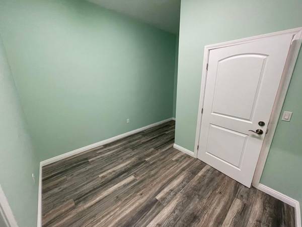 $1,350 / 400ft2 - 400 SF Office | $1,350/Month - Van Nuys (Van Nuys)63701092515201123