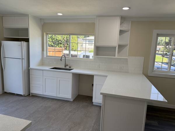 $599,500 / 7br - 3250ft2 - W VALLEY 3PLEX! OWNER TERMS POSSIBLE! NEW INTERIOR! BIG UNITS & LOT! (West Valley)64319759961090122