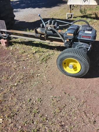John Deere Wood splitter 1