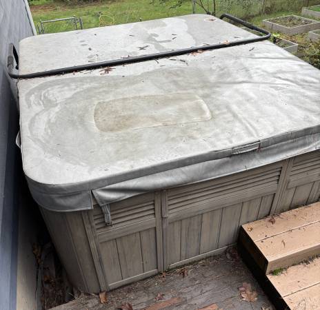 Free Hot Tub 1