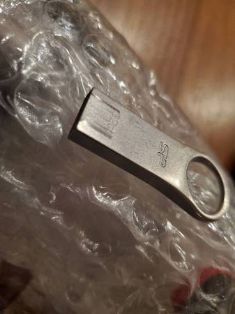 Assorted USB flash drives, some NIB never used 1