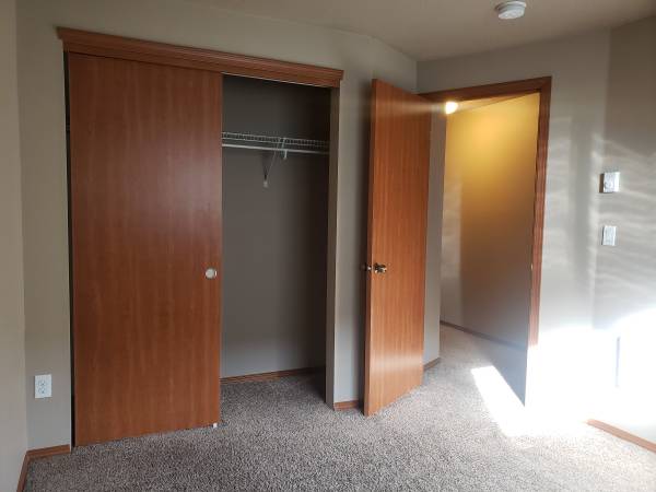 $2,595 / 4br - $2595/mo for 4BR/2BA PLUS  OCTOBER RENT FREE! -  551 East 14th Ave #0663977274690818124
