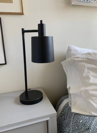 Modern metal table lamp 1