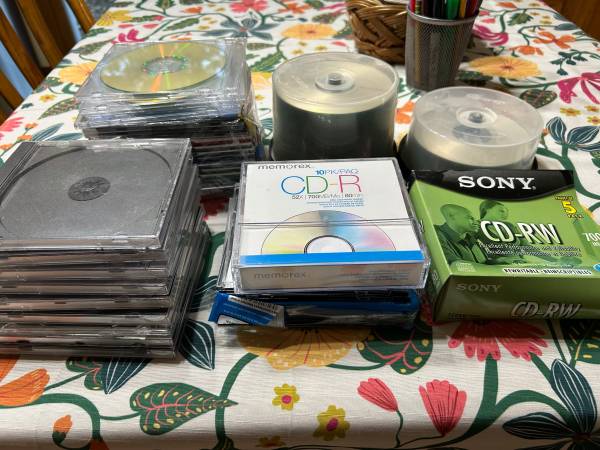 Free CD ROM blank discs from the early 2000s: Still work! 1