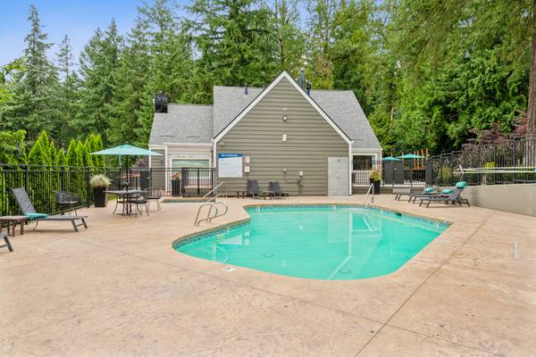 $1,635 / 1br - 660ft2 - One month free! Wood fireplace, large patio, pet friendly (Portland, Beaverton, Tigard, Murray Hill)63867270103681124