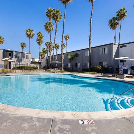 $2,328 / 1br - 700ft2 - Assigned Parking, Laundry, Pool, Close to Colleges (Pacific Beach)64037042404993121