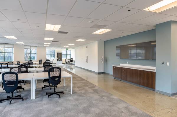$600 Fully Renovated Flexible Office & Meeting Space - $600 (san mateo)63682888348035121