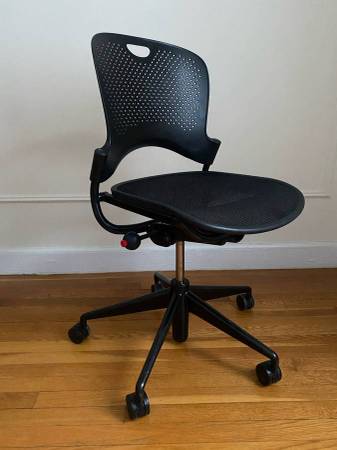 Herman Miller Mesh Seat Caper Office Desk Chair – NeoCon Winner 1