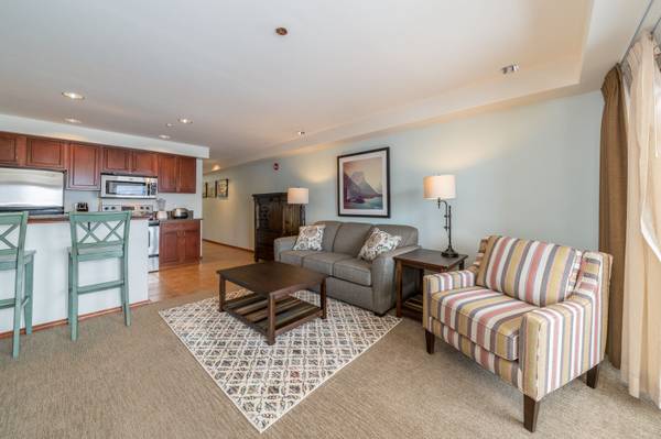 $1,100 / 1br - 501ft2 - Grandview on the Lake #512 - Available Now thru April63828063705473123