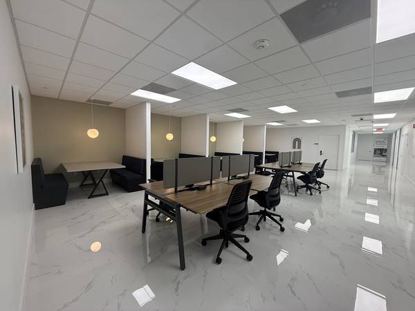 $1,195 ✴️✴️✴️ Office Doral. (Doral)63379913874433123