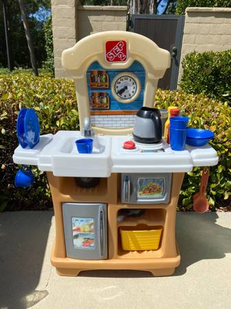 Step2 Kids Play Kitchen 1
