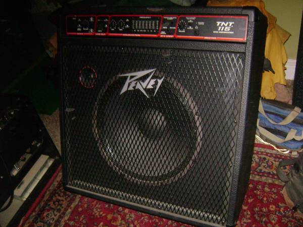 Peavey TNT bass amp. Excellent condition. 1