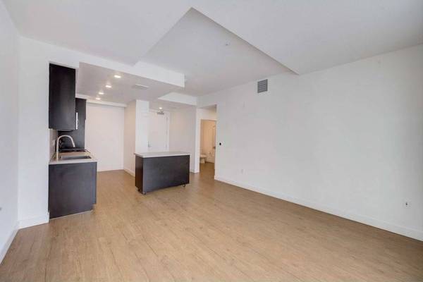 $1,590 / 2br - Cozy Studio Apartment – Efficient and Inviting (Manchester)63656212305027120