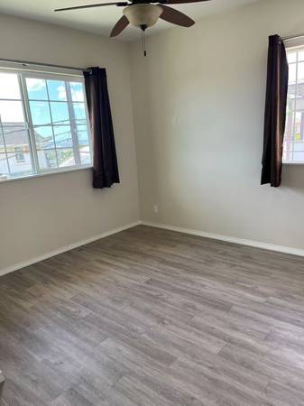 $2,050 / 2br - 850ft2 - Unit on the hill with Great View (Kam Height)63939533439747123