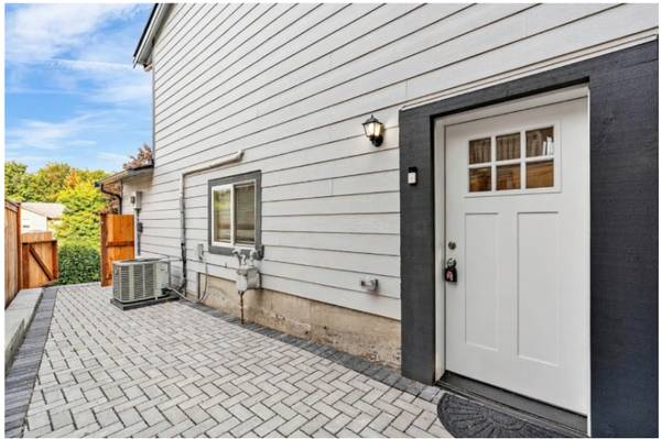 $1800.00 / 2br - 800ft2 - Charming 2BR/1BA Unit in Lake Stevens64031135837570123