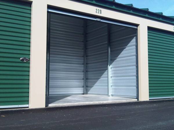 Wanted > Your unwanted storage unit! 1
