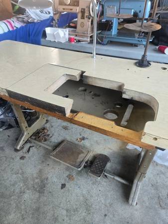 Sewing machine table 1