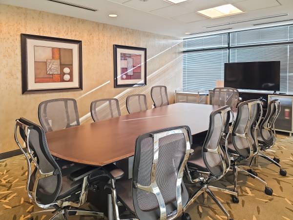 Reconfigure seating, tech & layout – make it yours 1