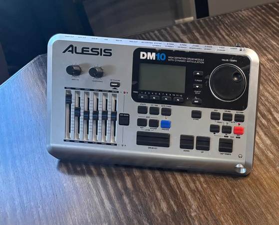 Alesis DM10 Drum Module with Power Supply and cable 1