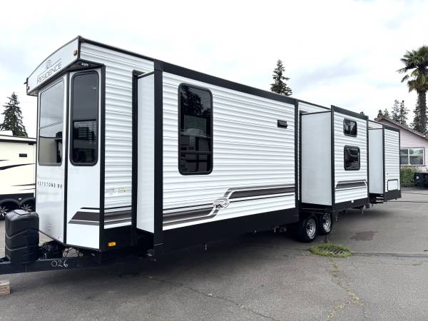 2024 Keystone Residence 40MBNK destination Trailer Super Clean! 1