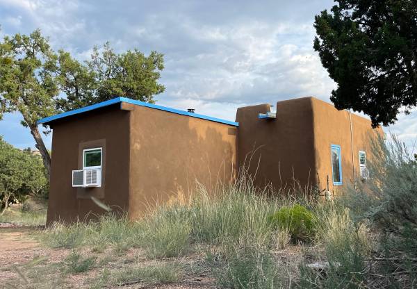 $2,250 / 1br - 1 dormitorio 1 baño Casita con yurta (Arroyo Hondo, Santa Fe)63659850127491121