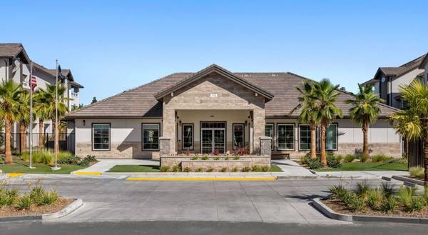 Gated Access Community, Stainless-Steel Appliances, 1B/1B 1