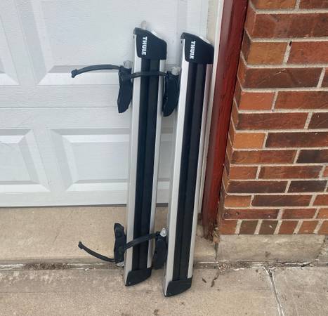 Thule 6 Pair Ski Racks with Locks and Key 1