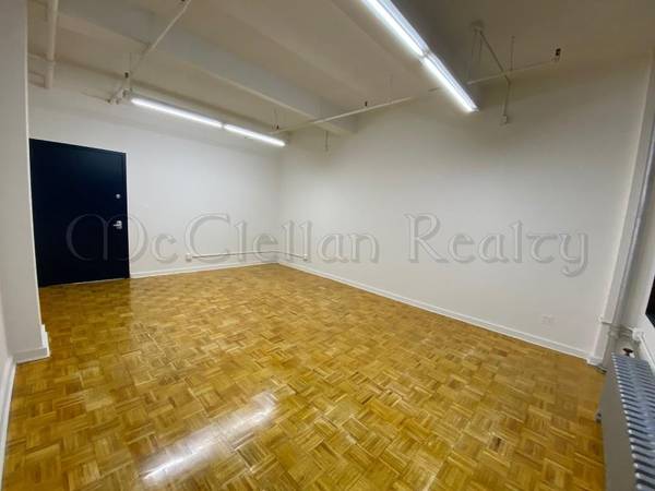 $1,695 / 480ft2 - Fresh Office Space in Garment District, Elevators, Doorman (Midtown West)64212272760451122
