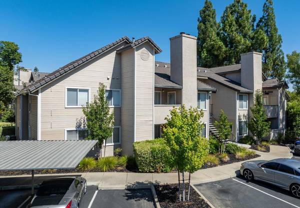 $3,799 / 3br - 1112ft2 - Inviting 3 BR Apartment with Wood-Burning Fireplace, One Month Free! (dublin / pleasanton / livermore)63657846580739124