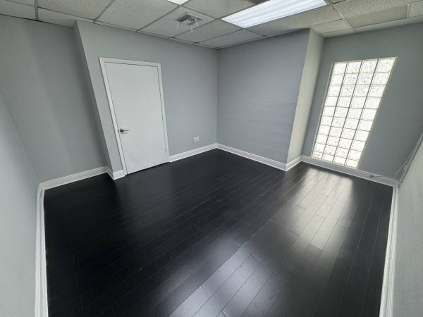 Executive Office 1