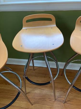 MODERN BAR STOOLS - $100 (MILWAUKEE)63471407055363123