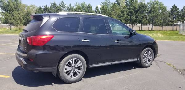 2017 Nissan Pathfinder SL - $12,500 (Billings, MT)63442934494721122