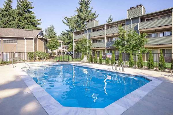 $1,844 / 2br - 875ft2 - A Lynnwood gem! 2 bed, 1 bath in the city's best spot. (Lynnwood - Martha Lake)63400054438275124