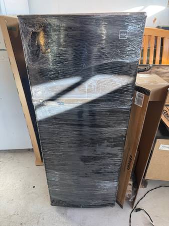 Refrigerator 10cu ft 1