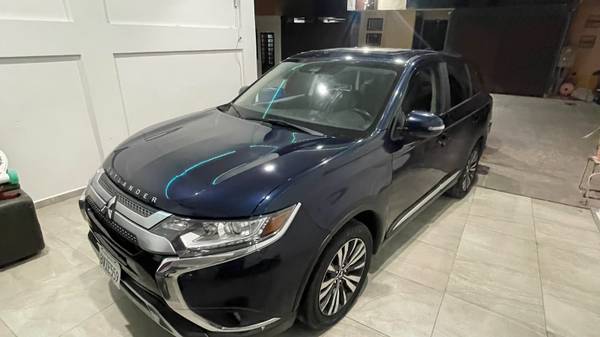 Mitsubishi Outlander 1
